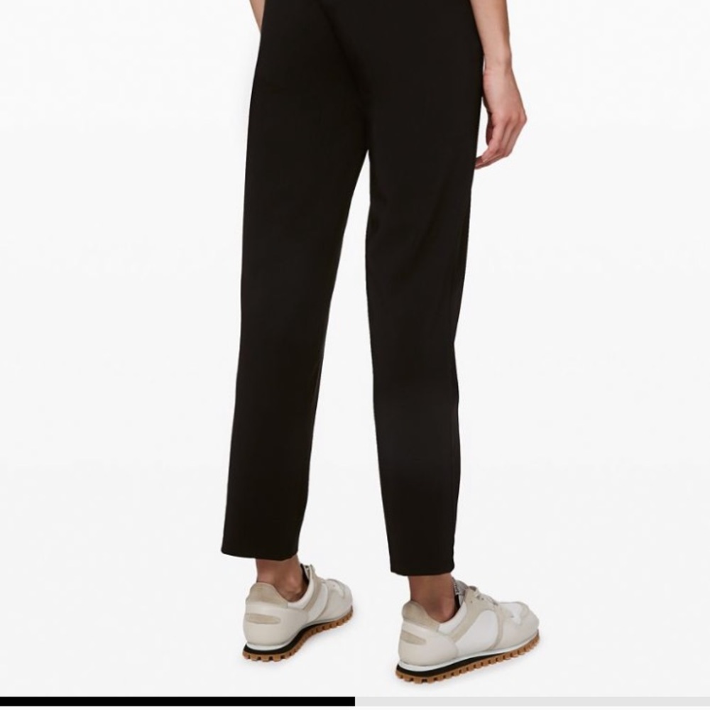 Lululemon on the move pant
